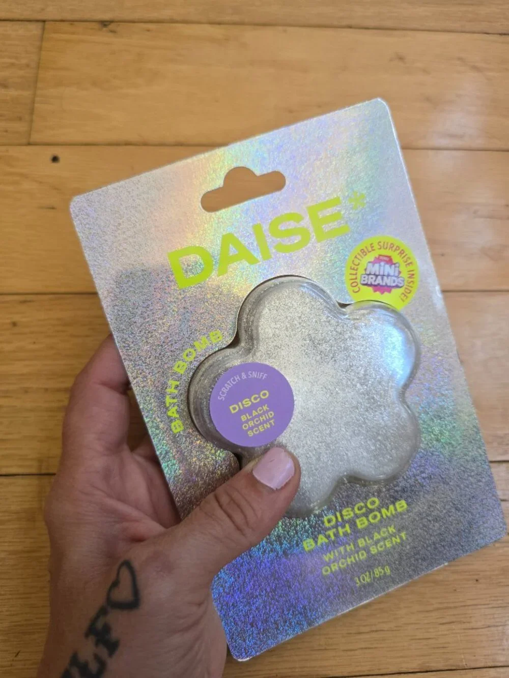 DAISE Zuru Mini Brands Disco Sparkle Black Orchid Flower Shaped Fizzy Bath Bomb